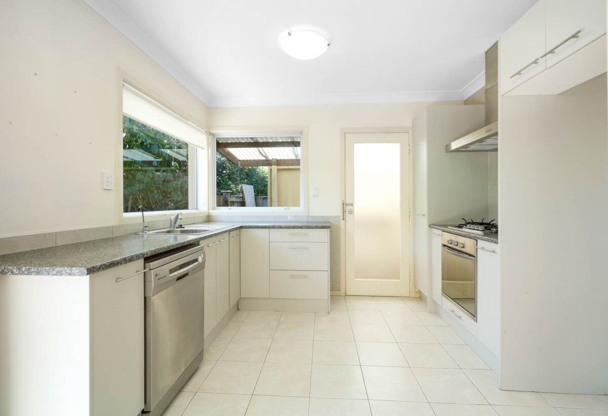 Brick and tile 4 beds 2 baths home, 1 Master suite + 1 bed and secondary living area with wet bar, Potential for separate entrance, Walking distance to the popular Rotary Walkway, 0.4 km to Sunny Hills School, 1.3 km to Farm Cove Intermediate, 2.2 km to Pakuranga College, 1/63 The Boulevard, Sunnyhills, Auckland