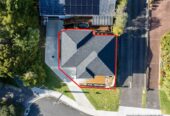 Standalone 4 beds 2.5 baths house with garageon 215m2 section, with Kauri Glen Reserve next door, close to schools, shops, parks, 0.4 km to Northcote College, 0.9 km to Willow Park School, 1.4 km to Northcote Intermediate School, 57A Tui Glen Road, Birkenhead, Auckland