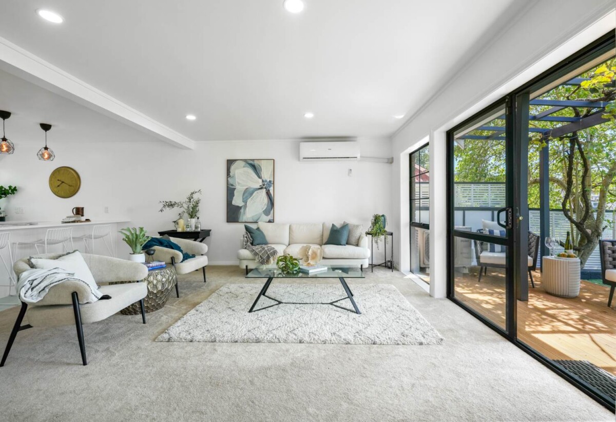 Renovated Brick and tile 4 beds 1.5 baths home with garage and views, close to schools, shopping centre, golf club, motorway access, 0.9 km to Remuera Intermediate, 1.6 km to Remuera School, 2/32 Nordon Place, Remuera, Auckland