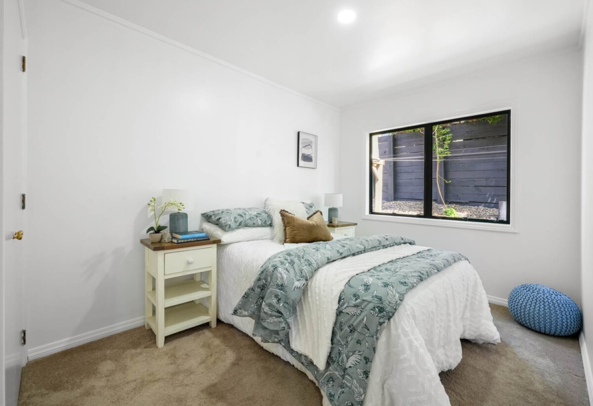 Renovated Brick and tile 4 beds 1.5 baths home with garage and views, close to schools, shopping centre, golf club, motorway access, 0.9 km to Remuera Intermediate, 1.6 km to Remuera School, 2/32 Nordon Place, Remuera, Auckland