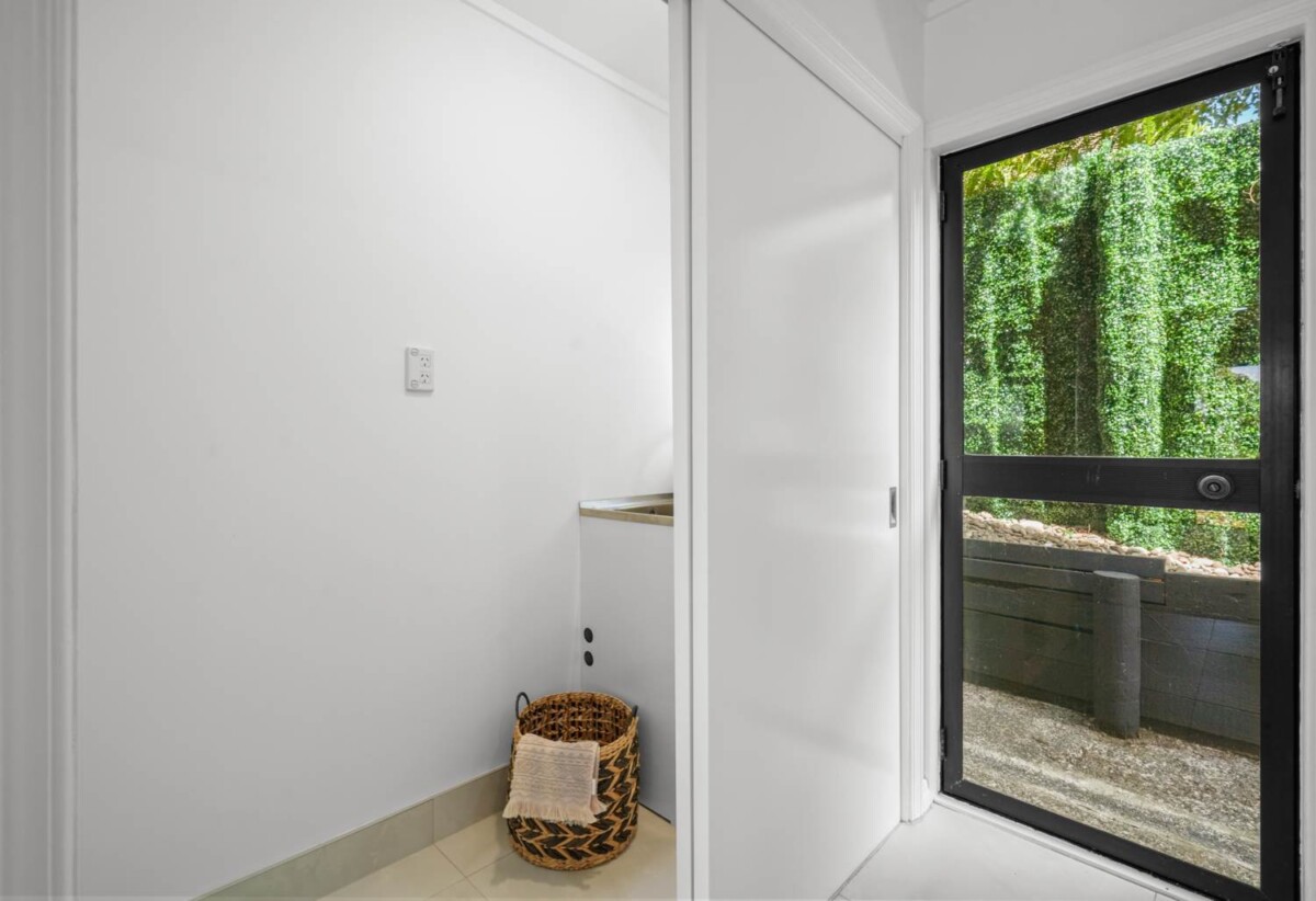 Renovated Brick and tile 4 beds 1.5 baths home with garage and views, close to schools, shopping centre, golf club, motorway access, 0.9 km to Remuera Intermediate, 1.6 km to Remuera School, 2/32 Nordon Place, Remuera, Auckland