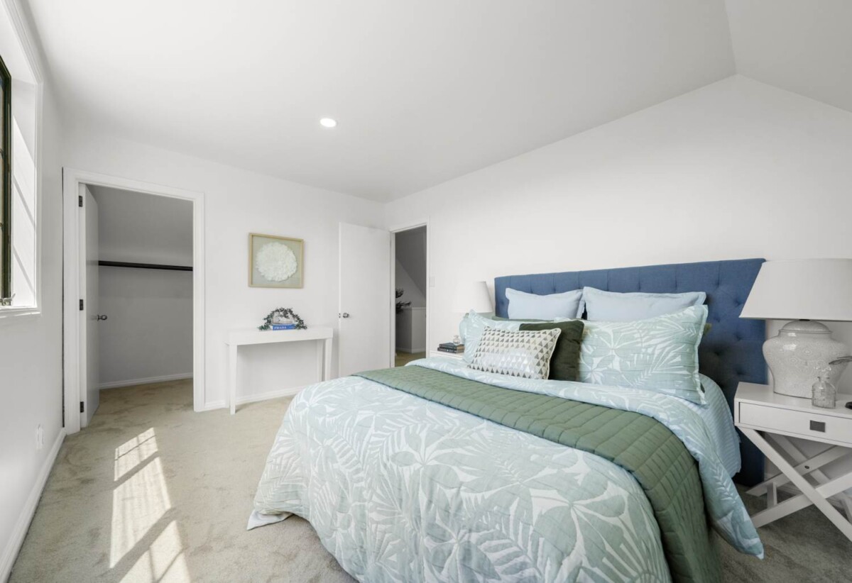 Renovated Brick and tile 4 beds 1.5 baths home with garage and views, close to schools, shopping centre, golf club, motorway access, 0.9 km to Remuera Intermediate, 1.6 km to Remuera School, 2/32 Nordon Place, Remuera, Auckland
