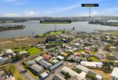 3 beds house with standalone garage on 746m2 section, Just minutes to Pakuranga Plaza, shops, schools, 0.2 km to Edgewater College, 0.8 km to Anchorage Park School, 1.1 km to Pakuranga Intermediate, 68 Edgewater Drive, Pakuranga, Auckland