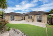Motivated owner relocating, Move-in ready, 1renovated Brick and tile 5 beds 3.5 baths house with double garage on 571m2 section, 0.3 km to Baverstock Oaks School, 1 km to Sancta Maria College, 1.7 km to Ormiston Senior College, 1.9 km to Mission Heights Junior College, 18 Karson Place, Flat Bush, Auckland