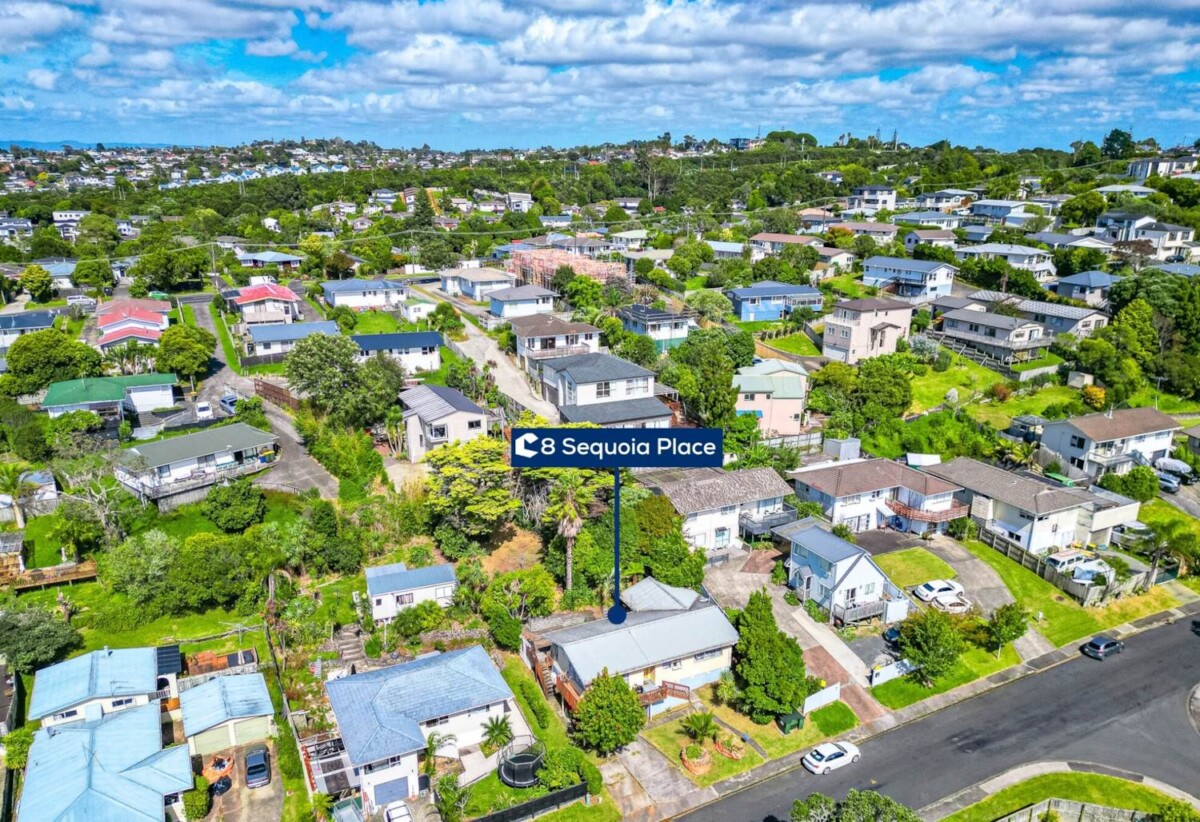 Double Westlake school zone, 4 beds 1.5 baths house with garage on 673m2 section, live or develop, 0.5 km to Sunnynook School, 0.9 km to Wairau Intermediate School, 8 Sequoia Place, Sunnynook, Auckland