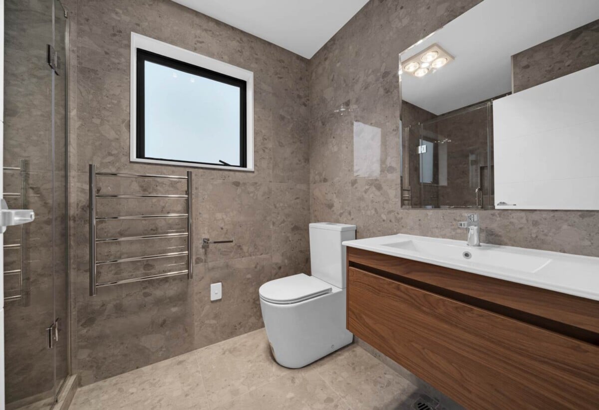 Mt Roskill Grammar school zone, move-in ready, Brandnew 2 beds 1.5 baths home with car park, close to schools, shops, motorway access, 0.1 km to Wesley Intermediate, 0.5 km to Wesley Primary School, 1.8 km to Mt Roskill Grammar, 20A William Blofield Avenue, Mt Roskill, Auckland