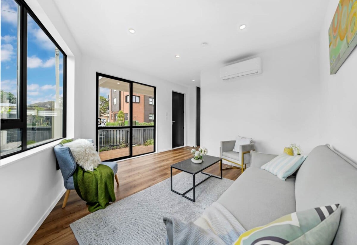 Mt Roskill Grammar school zone, move-in ready, Brandnew 2 beds 1.5 baths home with car park, close to schools, shops, motorway access, 0.1 km to Wesley Intermediate, 0.5 km to Wesley Primary School, 1.8 km to Mt Roskill Grammar, 20A William Blofield Avenue, Mt Roskill, Auckland