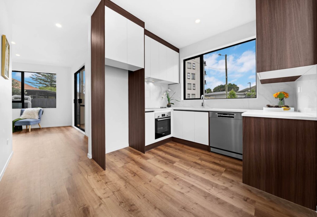 Mt Roskill Grammar school zone, move-in ready, Brandnew 2 beds 1.5 baths home with car park, close to schools, shops, motorway access, 0.1 km to Wesley Intermediate, 0.5 km to Wesley Primary School, 1.8 km to Mt Roskill Grammar, 20A William Blofield Avenue, Mt Roskill, Auckland