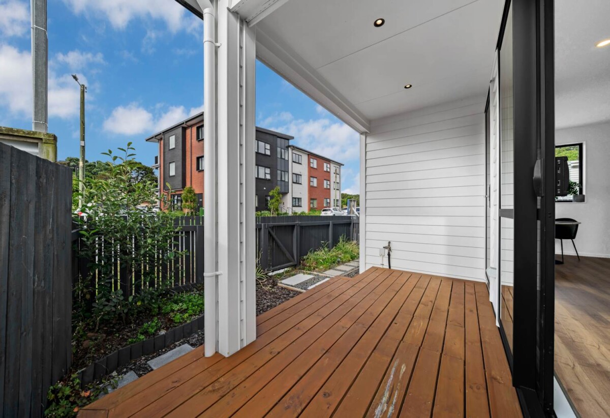 Mt Roskill Grammar school zone, move-in ready, Brandnew 2 beds 1.5 baths home with car park, close to schools, shops, motorway access, 0.1 km to Wesley Intermediate, 0.5 km to Wesley Primary School, 1.8 km to Mt Roskill Grammar, 20A William Blofield Avenue, Mt Roskill, Auckland