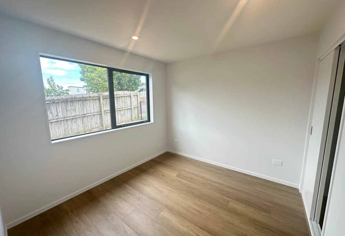 For rent, spacious Brandnew 3 beds 3 baths townhouse with garage, available 26th February, 3/8 Grove Lane, Pakuranga, Auckland