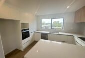For rent, spacious Brandnew 3 beds 3 baths townhouse with garage, available 26th February, 3/8 Grove Lane, Pakuranga, Auckland