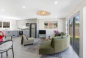 4 beds 2 baths home with garage, close to schools, park, Royal Oak and Onehunga shopping hubs, 0.3 km to Onehunga High School, 0.6 km to Royal Oak Intermediate School, 1.1 km to Hillsborough School, 83B Queenstown Road, Onehunga, Auckland