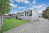 Double Westlake school Zone, 3 beds 1 bath house with carport, Short walk to Woolworths Sunnynook, local shops, and cafés, 0.5 km to Wairau Intermediate School, 0.7 km to Sunnynook School, 2.4 km to Westlake Boys’ High School, 3 km to Westlake Girls’ High School, 1/118 Sycamore Drive, Sunnynook, Auckland