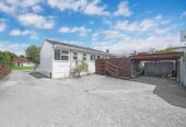 Double Westlake school Zone, 3 beds 1 bath house with carport, Short walk to Woolworths Sunnynook, local shops, and cafés, 0.5 km to Wairau Intermediate School, 0.7 km to Sunnynook School, 2.4 km to Westlake Boys’ High School, 3 km to Westlake Girls’ High School, 1/118 Sycamore Drive, Sunnynook, Auckland