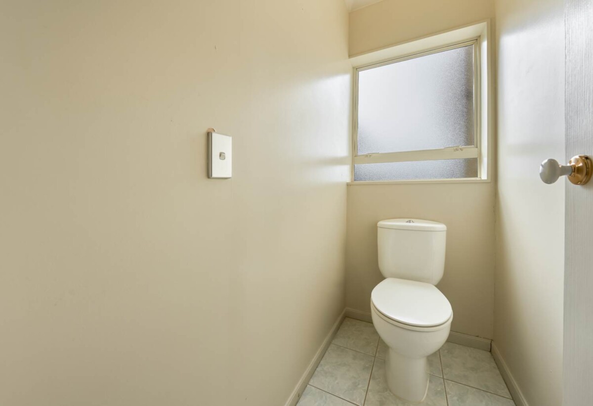 Brick and tile 4 beds 2 baths house with double garage on 609m2 section, close to schools, Albany Mall, motorway access, 1 km to Pinehill School (Browns Bay), 1.5 km to Albany Senior High School, 1.9 km to Albany School, 2.4 km to Albany Junior High School, 9 Northern Rata Place, Albany, Auckland