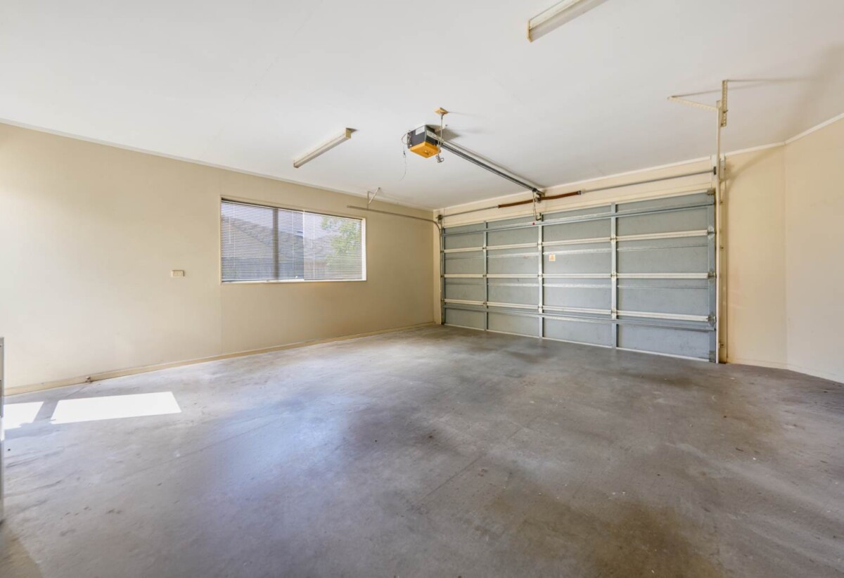 Brick and tile 4 beds 2 baths house with double garage on 609m2 section, close to schools, Albany Mall, motorway access, 1 km to Pinehill School (Browns Bay), 1.5 km to Albany Senior High School, 1.9 km to Albany School, 2.4 km to Albany Junior High School, 9 Northern Rata Place, Albany, Auckland