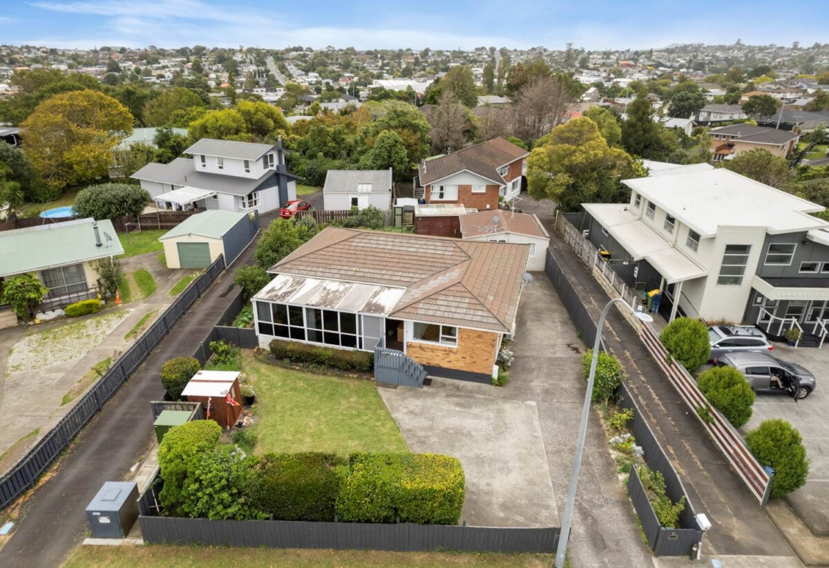 Brick and tile 3 beds 1 bath house with garage on 675m2 section, walks to schools and shopping centre, 0.8 km to Howick College, 0.9 km to Cockle Bay School, 1 km to Somerville Intermediate School, 1.3 km to Howick Intermediate, 19 Whitford Road, Northpark, Auckland