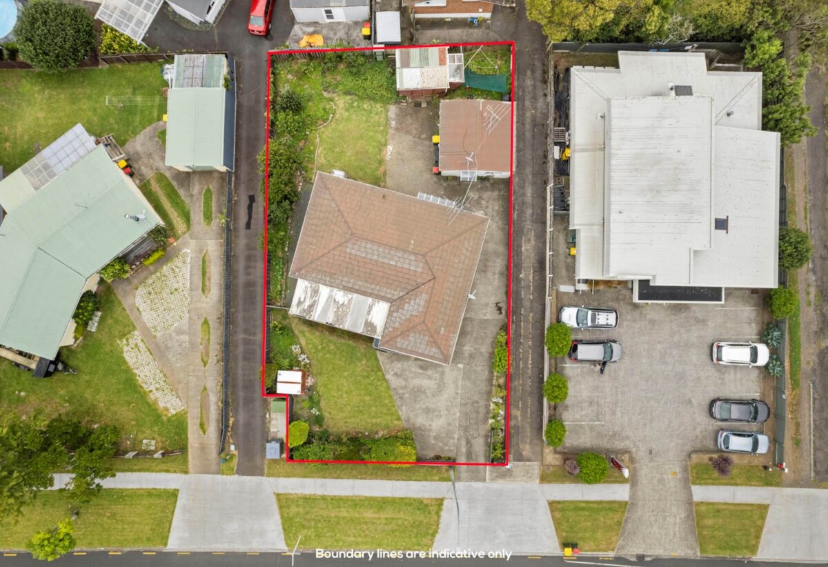 Brick and tile 3 beds 1 bath house with garage on 675m2 section, walks to schools and shopping centre, 0.8 km to Howick College, 0.9 km to Cockle Bay School, 1 km to Somerville Intermediate School, 1.3 km to Howick Intermediate, 19 Whitford Road, Northpark, Auckland