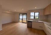 For rent, Brandnew 3 beds 2.5 baths townhouse with garage, available 27th February, 6/8 Grove Lane, Pakuranga, Auckland