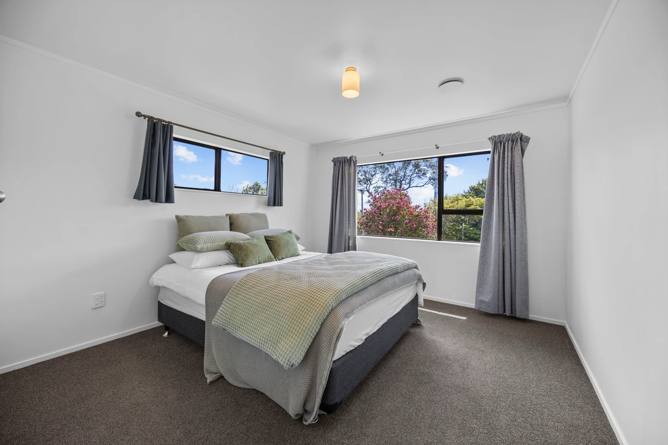 Freshly refurbished 4 beds 1 bath lifestyle house on 1.4ha section, near Karioitahi Beach and Clarks Beach, with beaches just minutes away, 20 Waipipi Wharf Road, Waiuku, Auckland