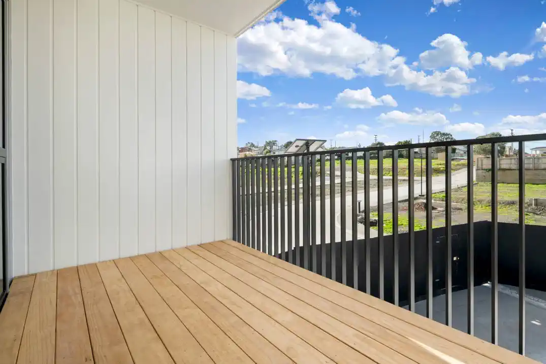 Brandnew 3 beds 2 baths home with carport, 0.7 km to Northcross Intermediate, 1.1 km to Oteha Valley School, 2.3 km to Long Bay College, 36 Kanapa Road, Northcross, Auckland