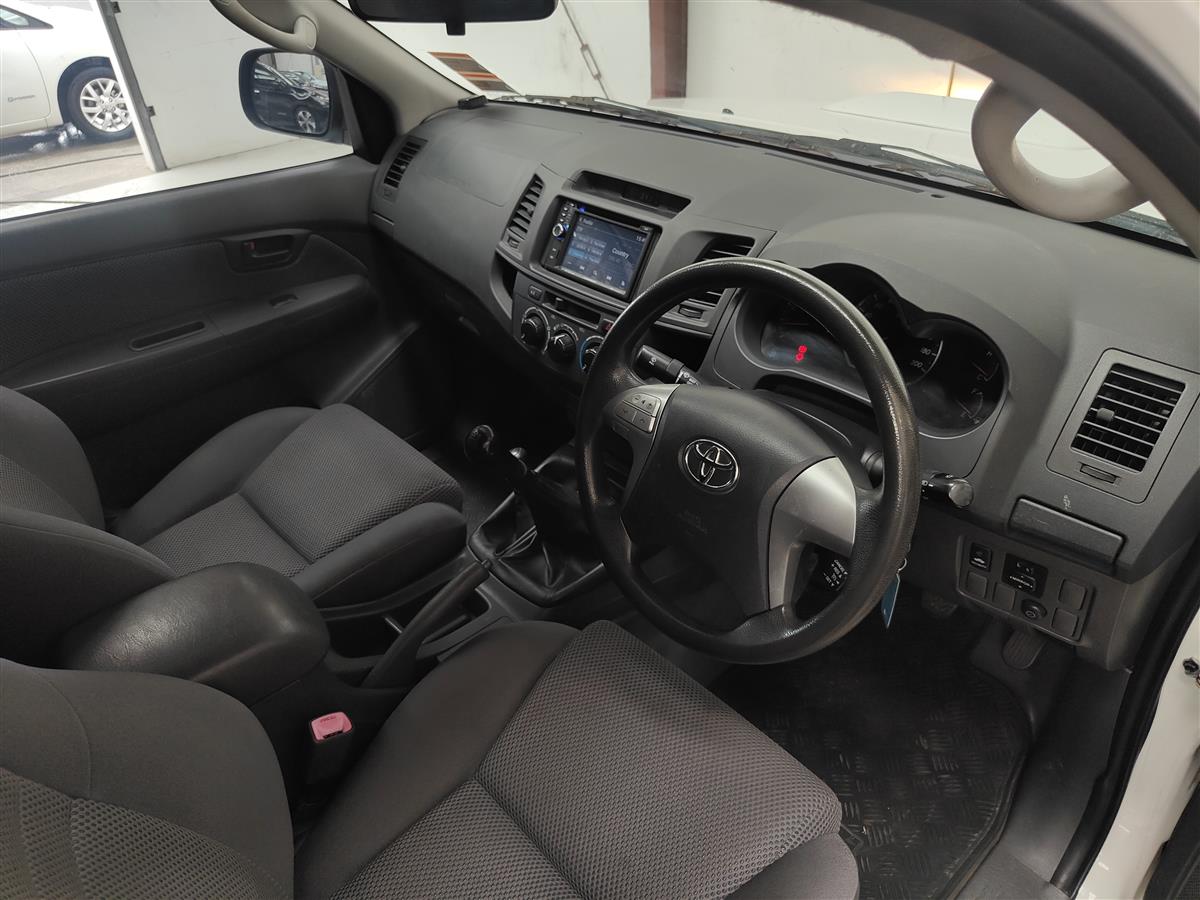 2013 Toyota Hilux 4WD 3.0TD/5 SPEED MANUAL/CAMBELT DONE/TOW BAR/ Ute, Diesel, 2,982 cc, 5 seats, 175,473 km