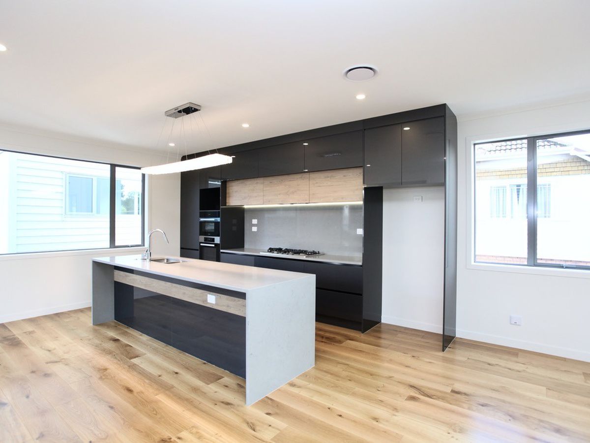 For rent, Auckland Grammar and Epsom Girls Grammar school zone, 4 beds 3 baths house with double garage, Available on Thu 5th Mar, B / 23 Arcadia Road, Epsom, Auckland