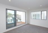 For rent, Auckland Grammar and Epsom Girls Grammar school zone, 4 beds 3 baths house with double garage, Available on Thu 5th Mar, B / 23 Arcadia Road, Epsom, Auckland