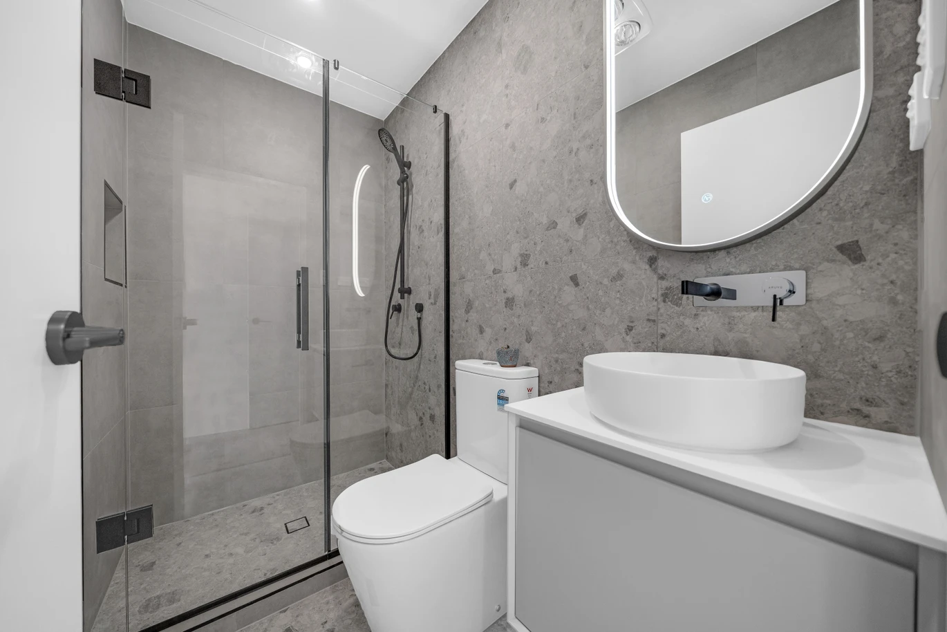 Move-in ready, Brandnew 3 beds 2.5 baths home with garage, walking distance to Pakuranga Plaza, zoned for Sunnyhills Primary, Farm Cove Intermediate, and Pakuranga College, Lots 4-6/220 Pakuranga Road, Pakuranga Heights, Auckland