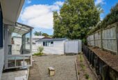 Standalone 3 beds house with garage and car parks, close to WestCity Waitakere Mall, Lincoln Road Shopping Centre, local schools, 5/7 Duncan Avenue, Te Atatu South, Auckland
