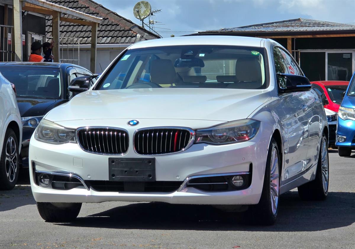2017 BMW 320i GT**Twin Power Turbo* Sedan Automatic, 5 seats, Leather seats, White, Petrol, 1,998 cc, 92,263 km