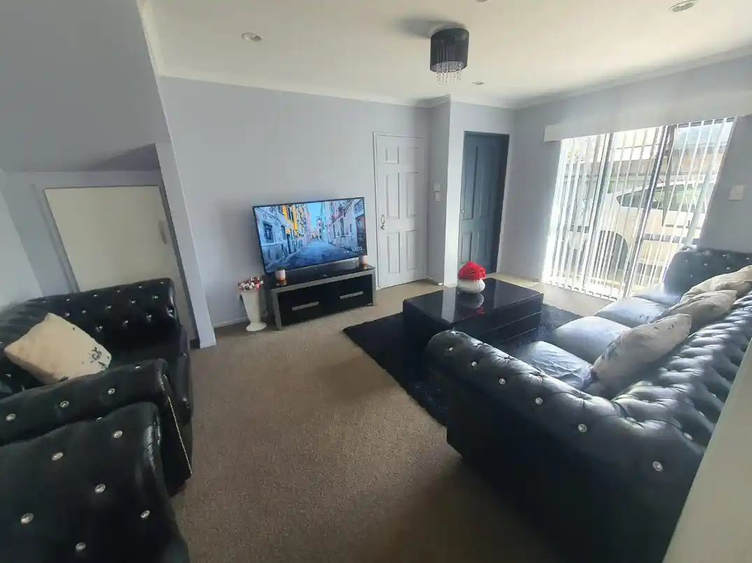 For rent, 3 beds 1 bath house, Available from Monday, February 23, 2026, 54b Kautami Ave, Papatoetoe, Auckland
