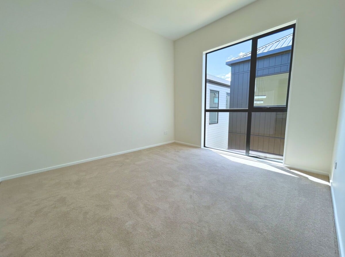 Affordable Brandnew 4 beds 3.5 baths home with double garage on 166m2 section, close to schools, shops, motorway access, 33B Burberry Road, Karaka, Auckland