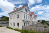 Standalone 4 beds 2.5 baths home with 2 car parks on 162m2 section, close to schools, shops, motorway access, Paradise Ice Skating, Akarana & Titirangi Golf Clubs, 29 Whautapu Cour,t Avondale, Auckland