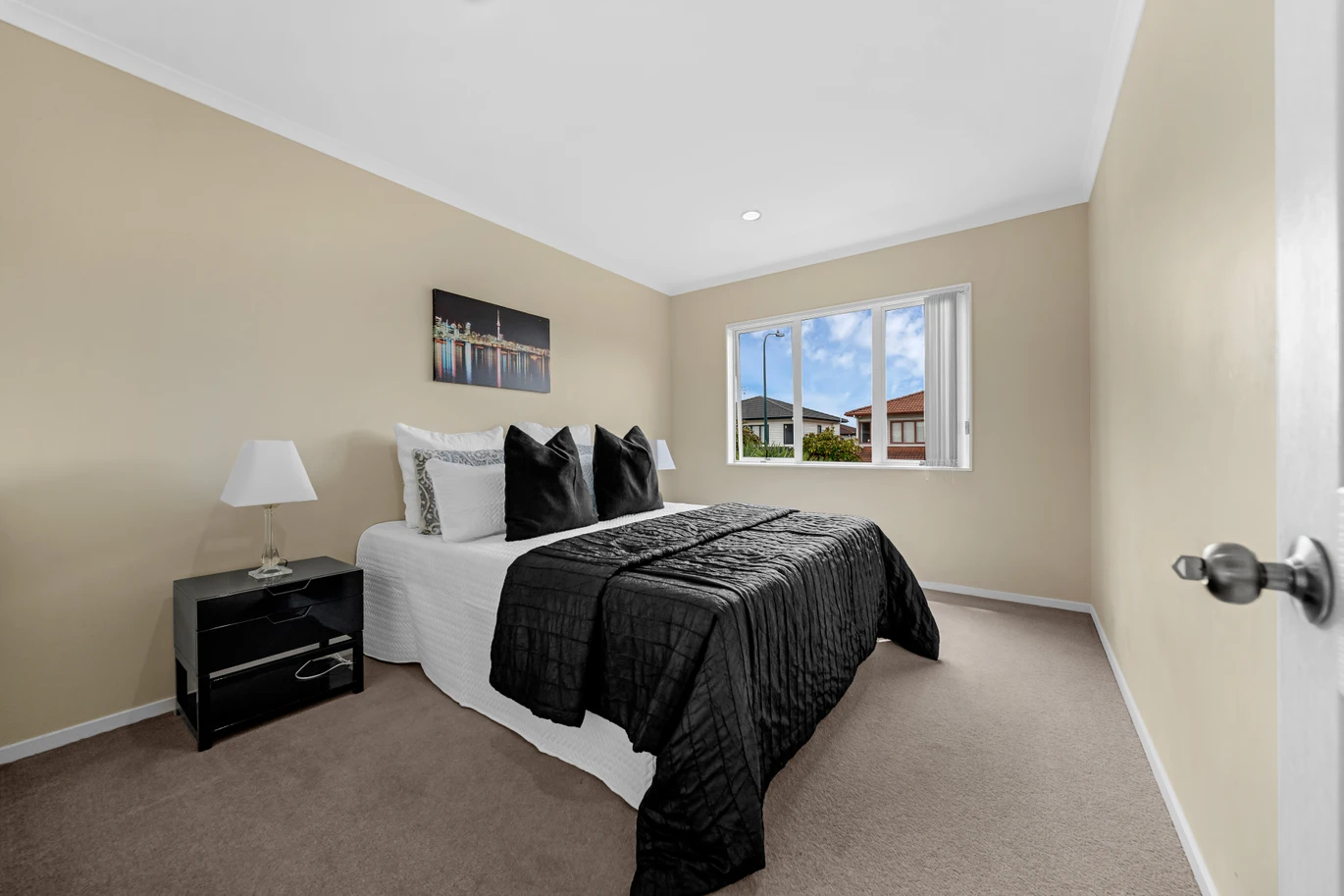Standalone 4 beds 2 baths house with double garage on 235m2 section, 32 Maypark Crescent, Flat Bush, Auckland