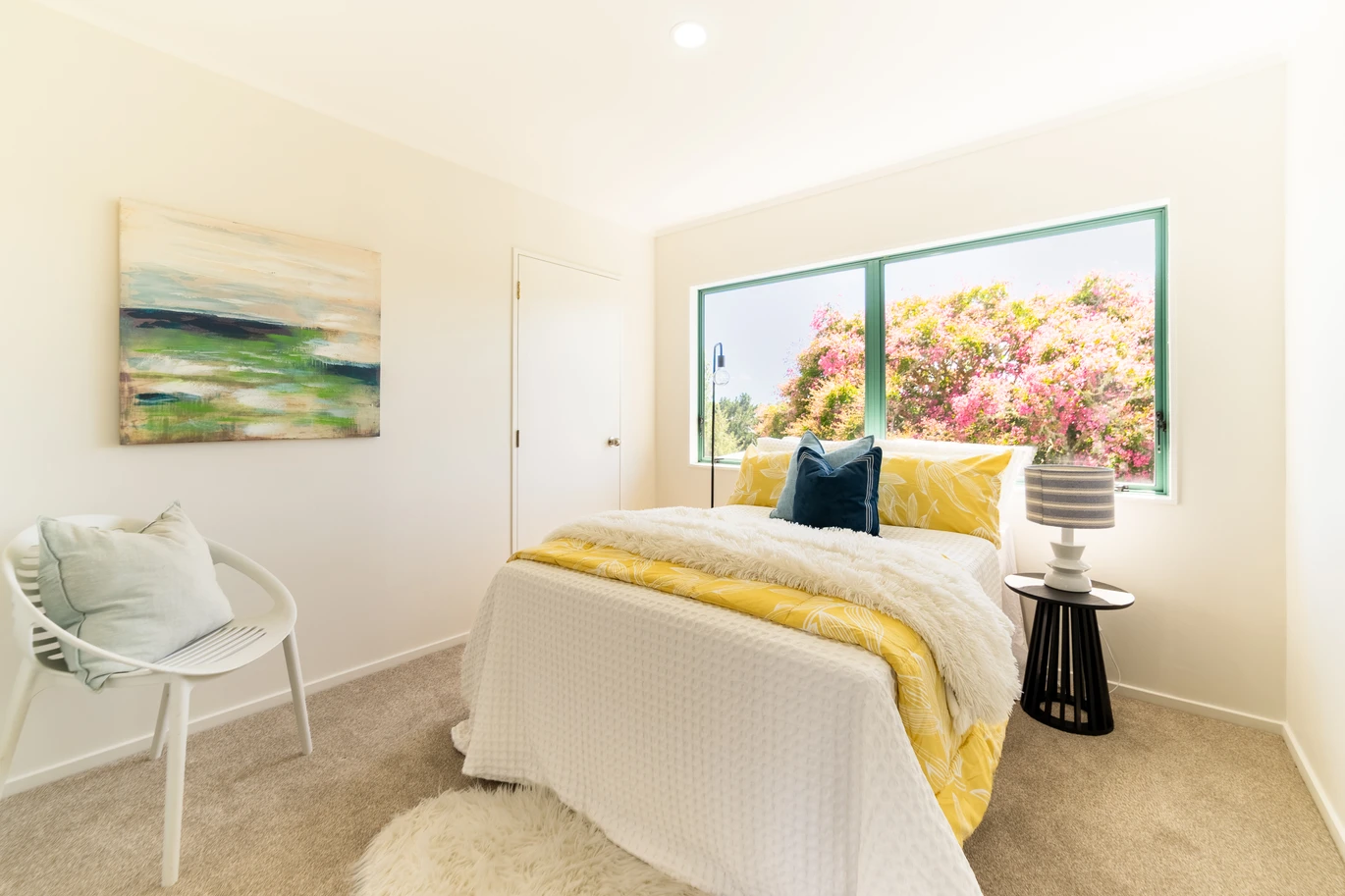 Move-in ready, 151m2 Renovated 4 beds 2.5 baths home with double garage, close to schools, parks, shops, and public transport, 41A Ennis Avenue, Pakuranga Heights, Auckland