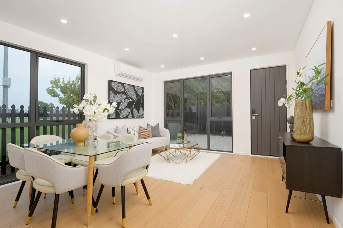 Brandnew standalone 4 beds + study 4 baths home with garage on 170m2 section, primary school and bus stop directly across the road, Close to New World, library and local amenities, Lot 6/82 Matipo Road, Te Atatu Peninsula, Auckland