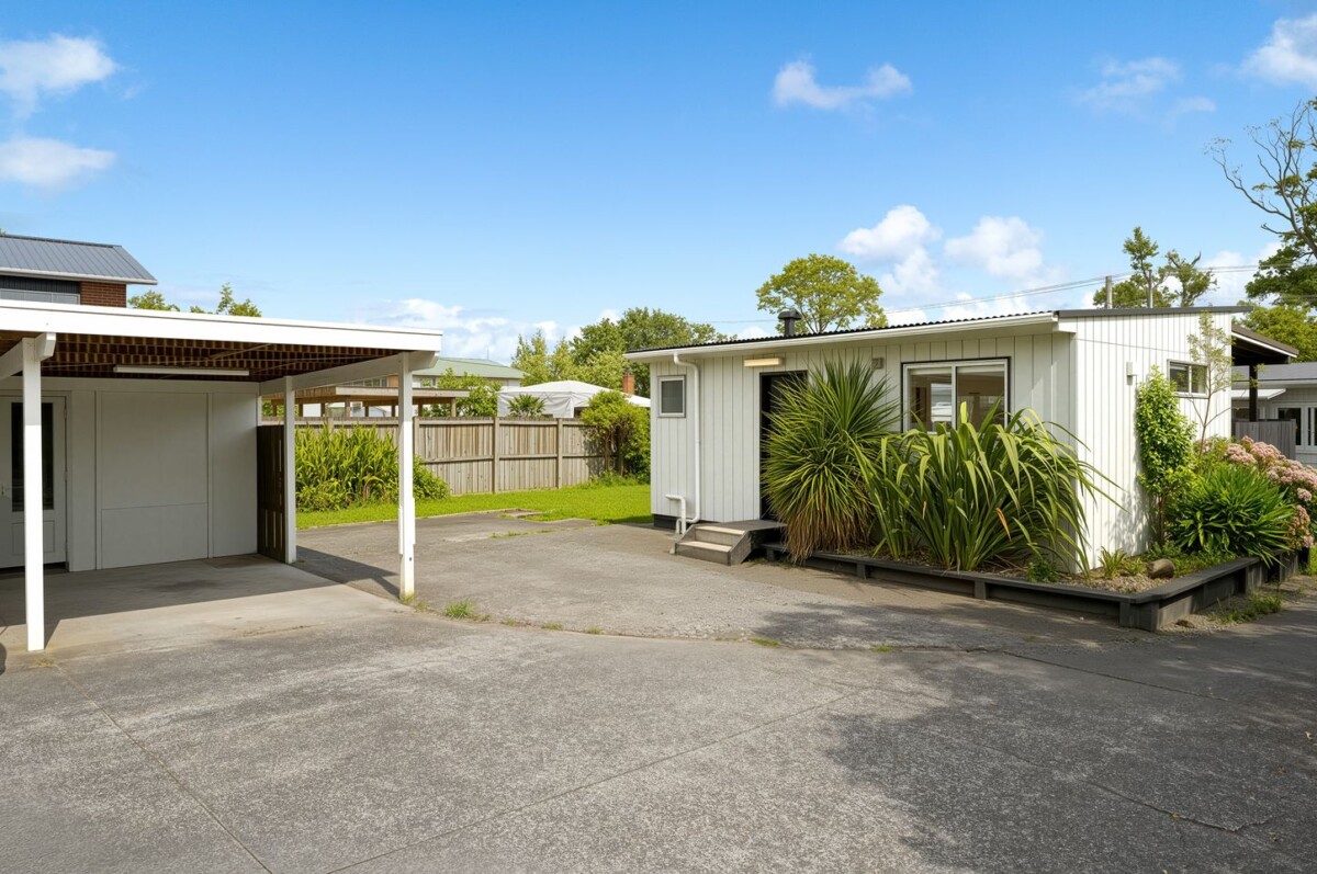 Renovated 1 bed 1 bath 1 carport home with a separate workshop, thw workshop is potential to convert into a sleepout, close to schools, WestCity shopping centre, 3/176 Henderson Valley Road, Henderson, Auckland