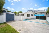 Standalone 3 beds house with garage and car parks, close to WestCity Waitakere Mall, Lincoln Road Shopping Centre, local schools, 5/7 Duncan Avenue, Te Atatu South, Auckland