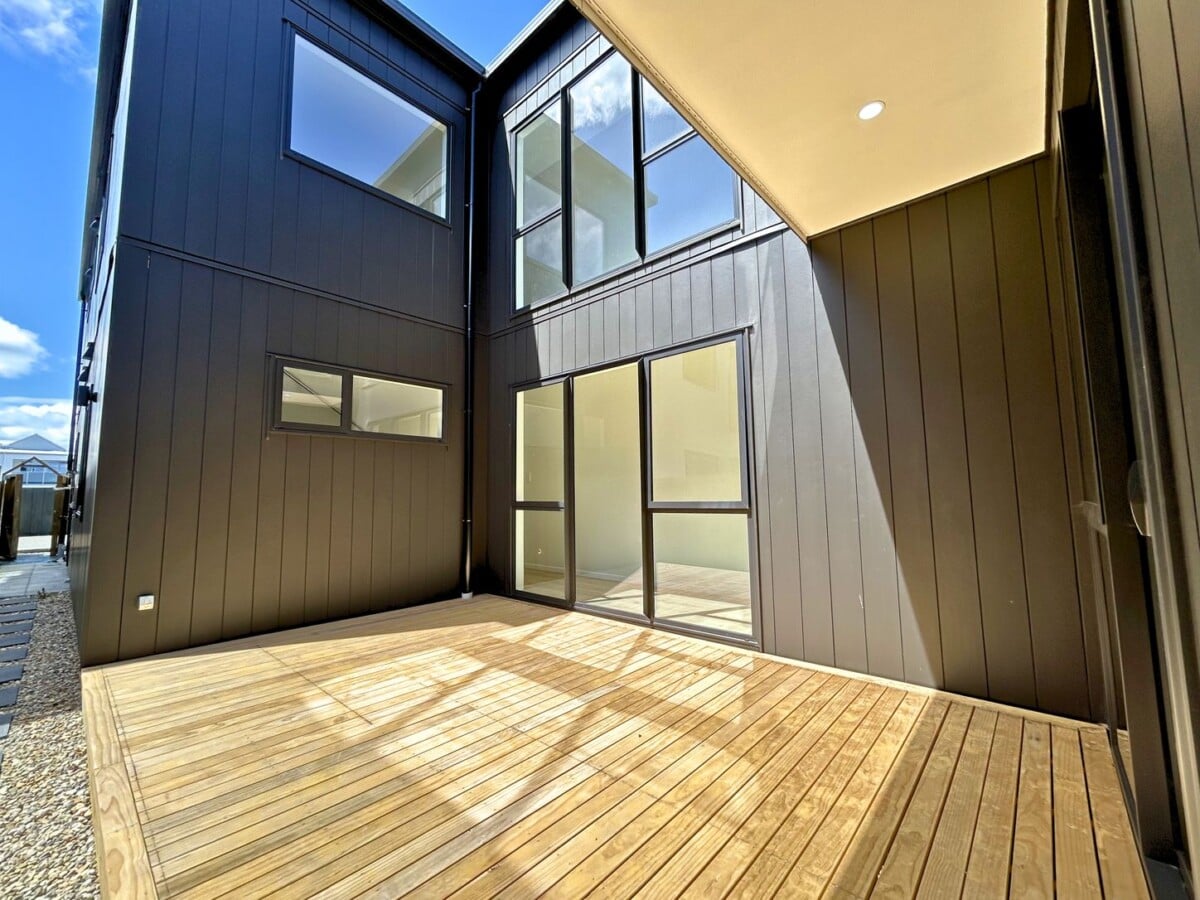 Affordable Brandnew 4 beds 3.5 baths home with double garage on 166m2 section, close to schools, shops, motorway access, 33B Burberry Road, Karaka, Auckland