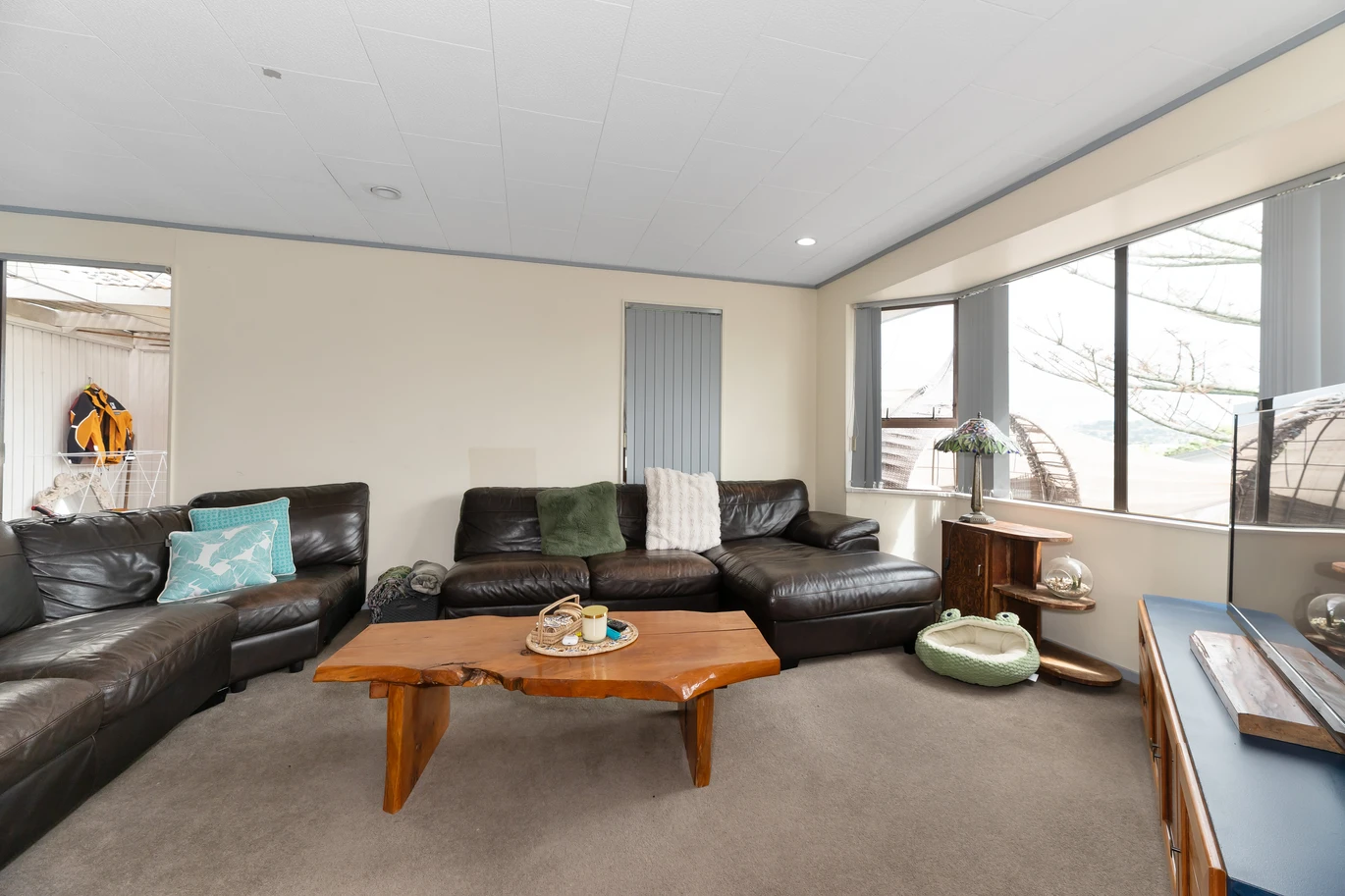 Once in 30 years, motivated vendor relocating, currently rented 3 beds house with long deck and carport, zoned for Mt Roskill Grammar School and Mt Roskill Intermediate, close to the reserve and Puketapapa / Mount Roskill, shops, motorway access, 32A Roseman Avenue, Mount Roskill, Auckland