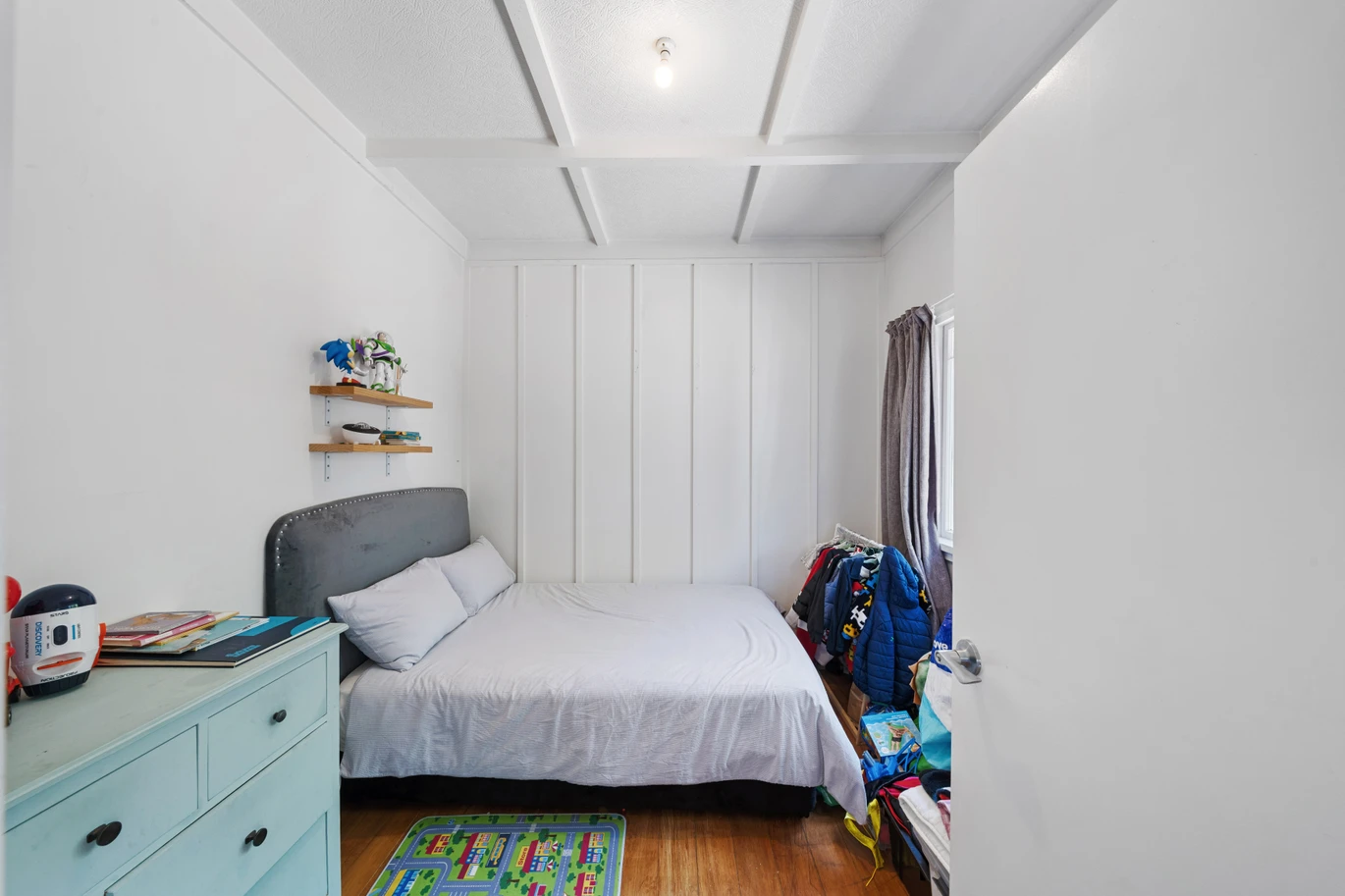 2 standalone 3-beds dwellings on one title and 675m2 section, Both homes are in great condition, minutes from Otahuhu Town Centre, close to schools, motorway access, Sylvia Park Shopping Centre, 32 Hutton Stree, Otahuhu, Auckland