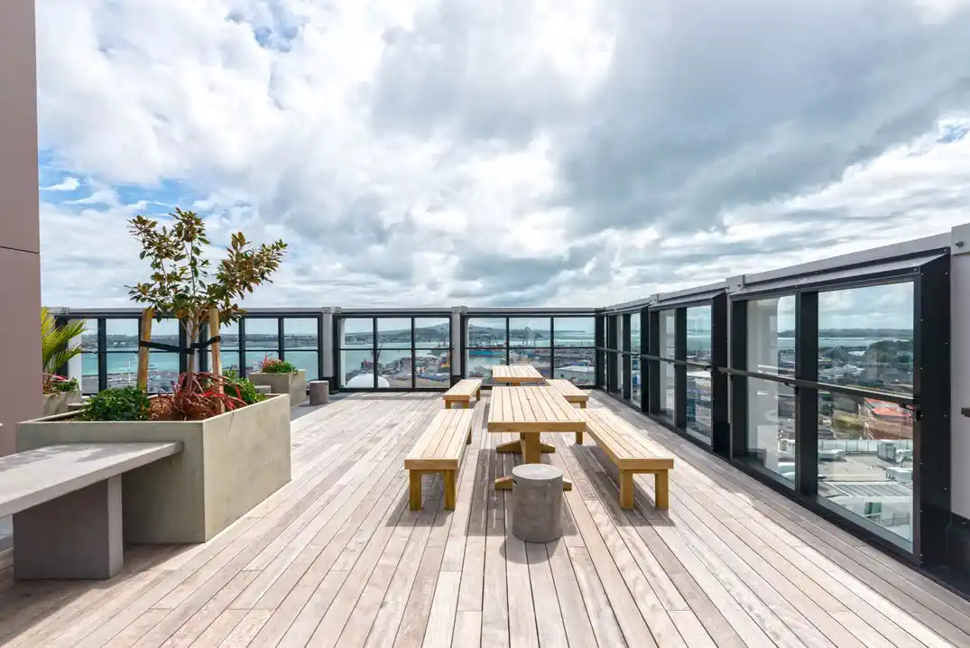 Zoned for and 2 km to Auckland Girls’ Grammar School, move-in ready, 51m2 freehold 1 bed + 1 flexi room 1 bath apartment, Full furniture package included, 1506/70 Anzac Avenue, City Centre, Auckland