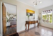309m2 4 beds 2.5 baths house with triple garage and swimming pool on 1057m2 section, zoned for Meadowbank School, Remuera Intermediate, Baradene College, Selwyn College and Glendowie College, 9 Stoneyroyd Gardens, Remuera, Auckland