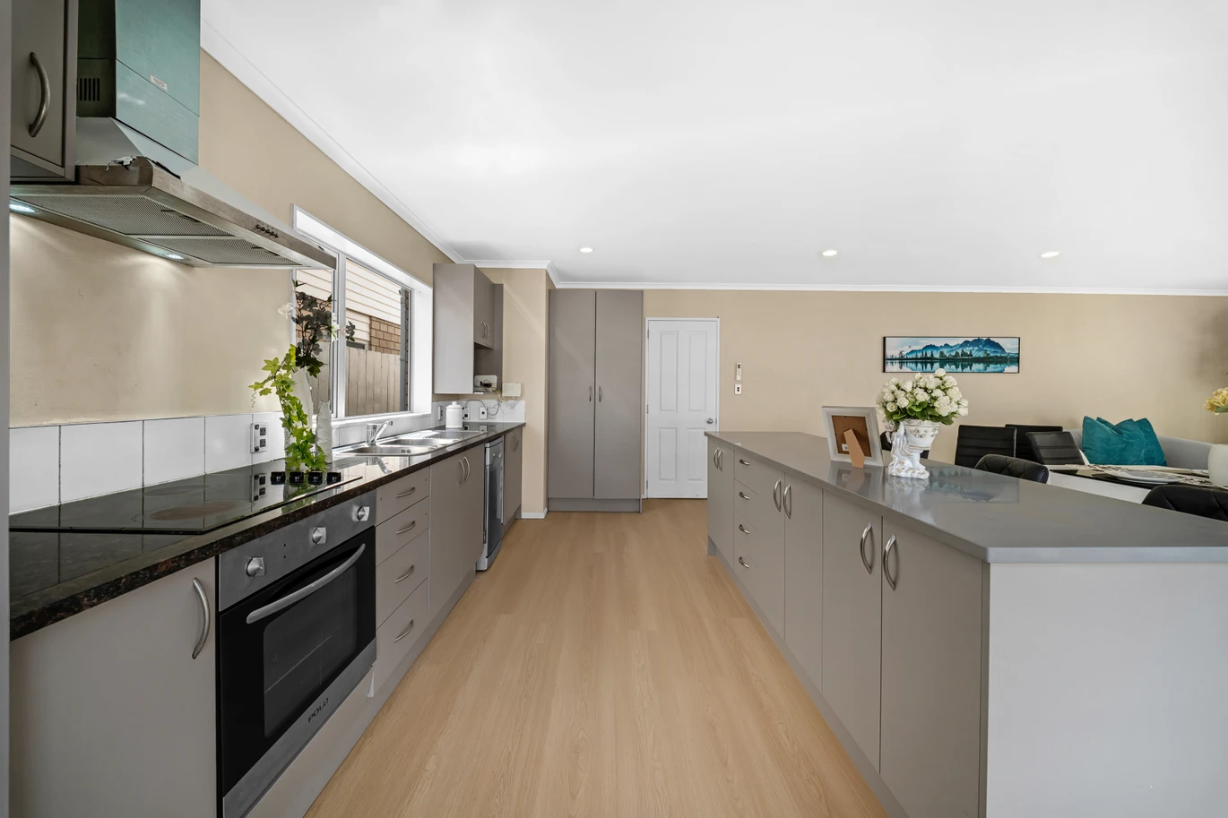 Standalone 4 beds 2 baths house with double garage on 235m2 section, 32 Maypark Crescent, Flat Bush, Auckland