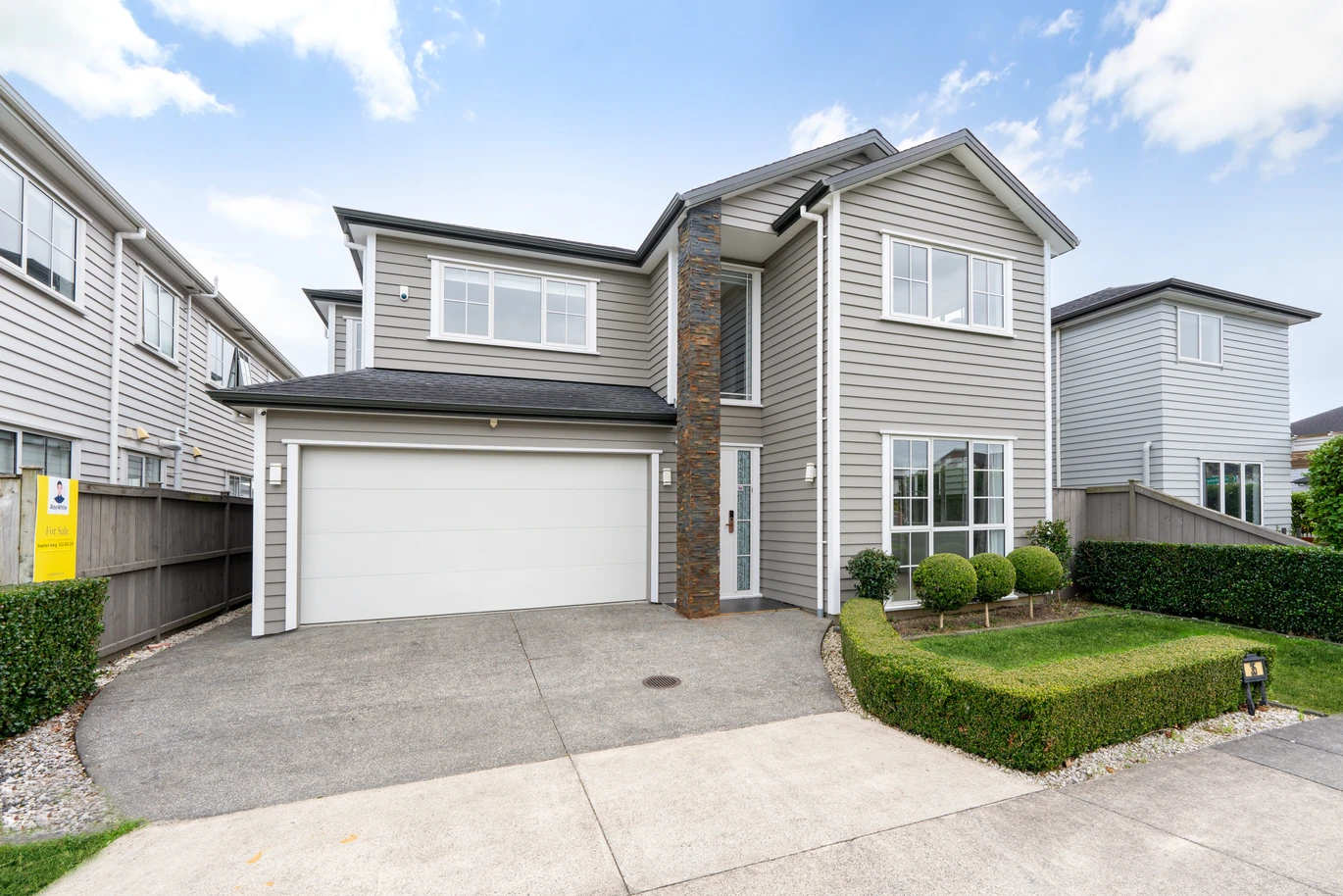 Owners circumstances changes, 6 beds 4.5 baths house on 439m2 section, Zoned for Ormiston Primary School, Ormiston Junior College and Ormiston Senior College, 35 Charlestown Drive, Flat Bush, Auckland