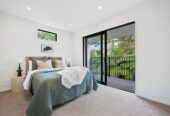 Massive Price Reduction, 136m2 3 beds + study 2 baths home with garage and extra car park, zoned for Selwyn College, Baradene College, Remuera Intermediate, Meadowbank School, 8/10 Meadowbank Road, Meadowbank, Auckland