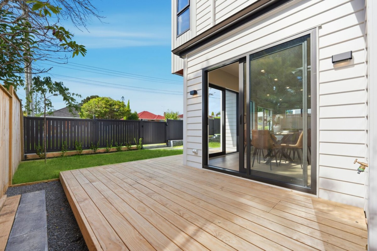 152m2 brandnew standalone 4 beds 2.5 baths home on 225m2 section, just moments from Lynn Mall, train links, parks, and local schools, 141A Seabrook Avenue, New Lynn, Auckland