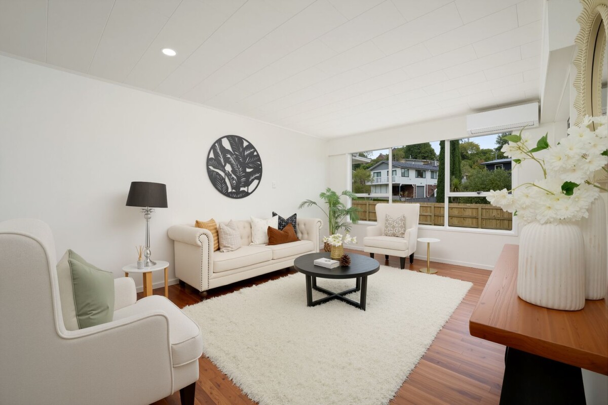 Freshly painted brick 3 beds 1.5 baths house on 316m2 section, Close to Park, WestCity Waitakere, Lincoln Road amenities, schools, motorwar access, 56 Fitzwater Place, Henderson, , Auckland