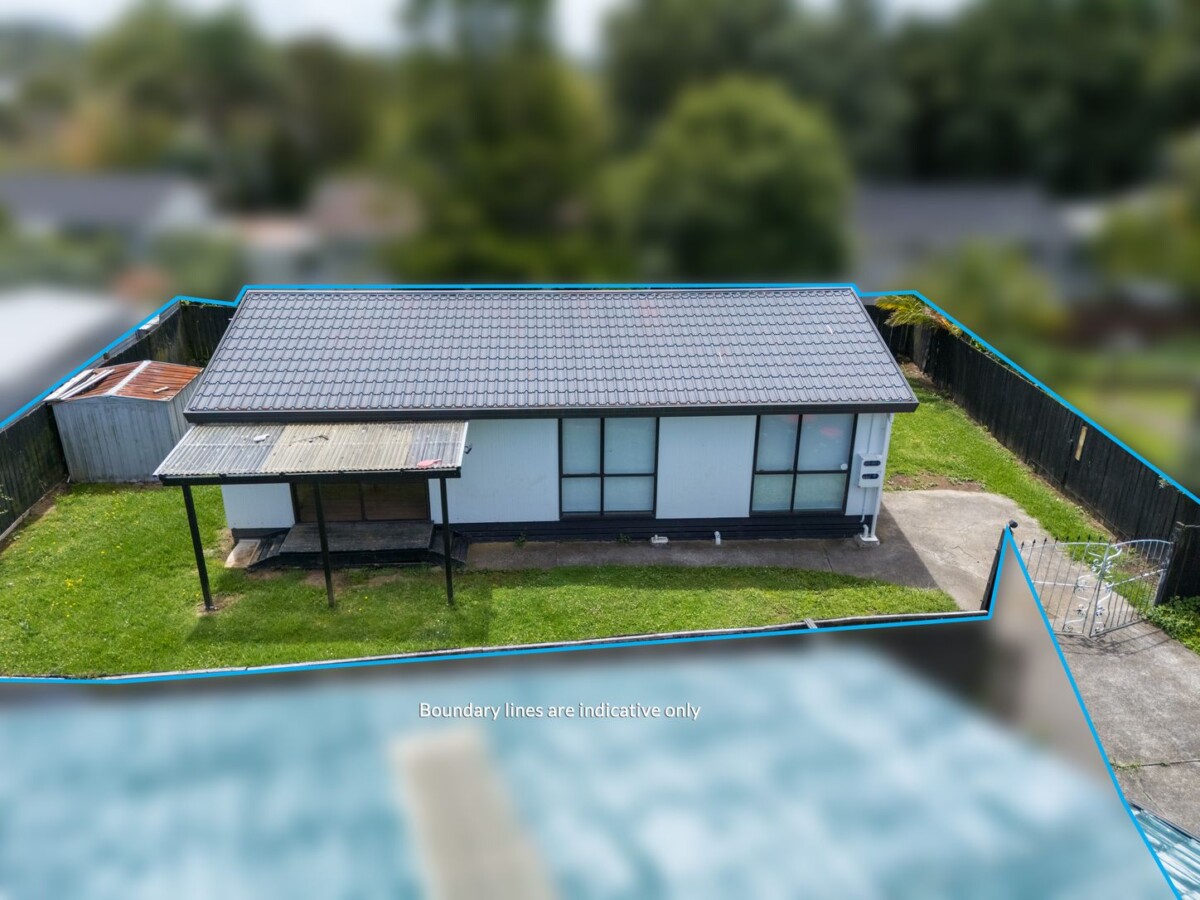 3 beds home, do-up, Just a short stroll to the rail station, 2/16 Cameron Place, Ranui, Auckland